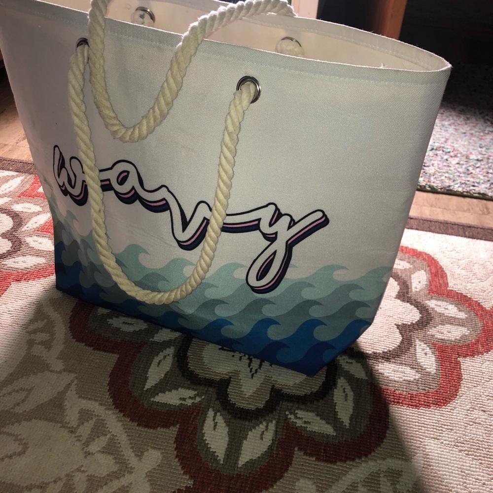 “Wavy” Handbag Good Condition
